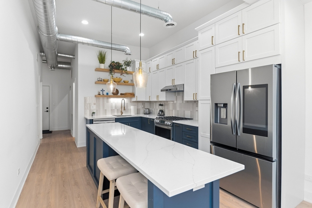 3300 N Racine Avenue - Photo 2