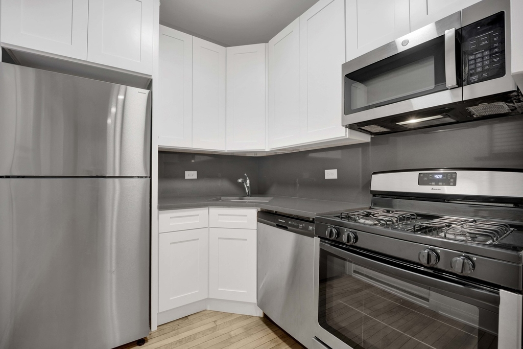 6403 N Wayne Avenue - Photo 5