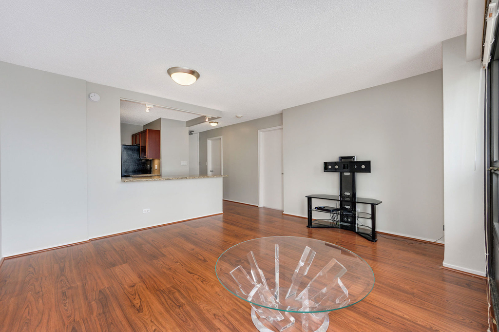 30 E Huron Street - Photo 8