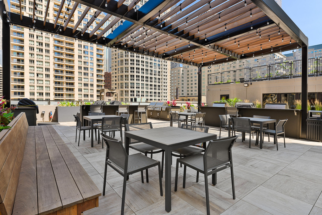 30 E Huron Street - Photo 16