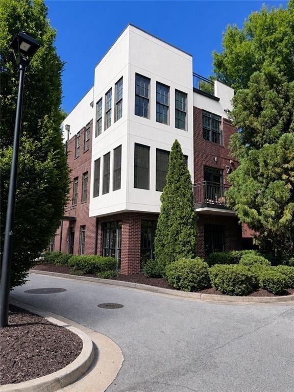 1300 Dekalb Avenue Ne - Photo 0