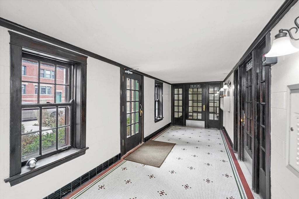 411 Beloit Avenue - Photo 17