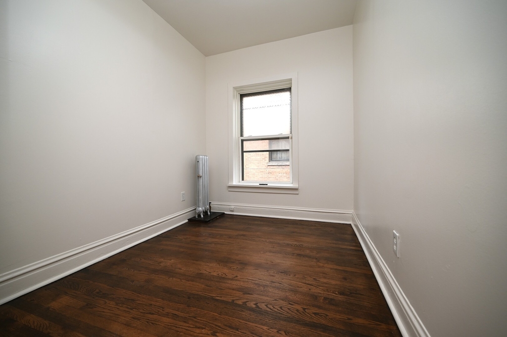 959 E 61st Street - Photo 15