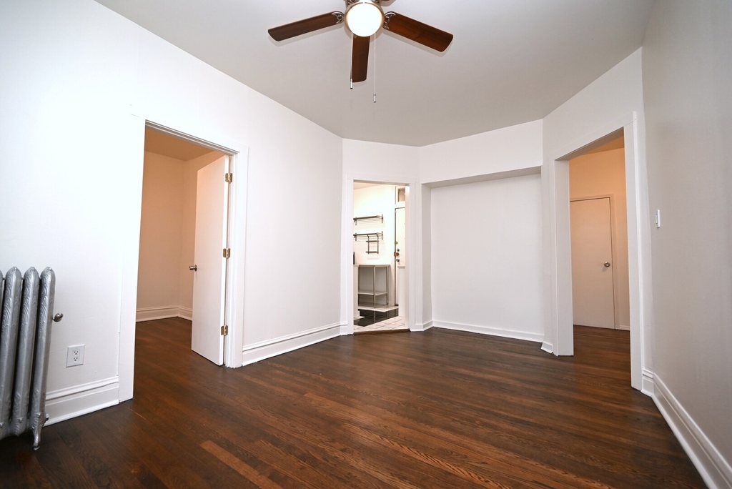 959 E 61st Street - Photo 8