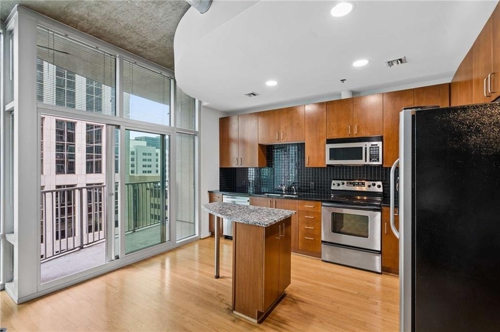 943 Peachtree Street Ne - Photo 4