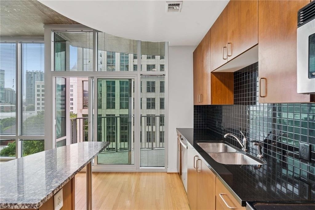 943 Peachtree Street Ne - Photo 9