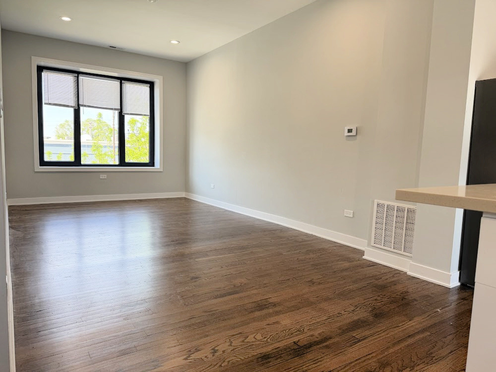 5209 N Milwaukee Avenue - Photo 2