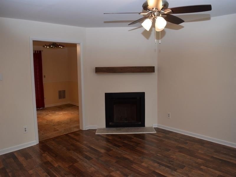 3101 Queen Anne Court - Photo 2