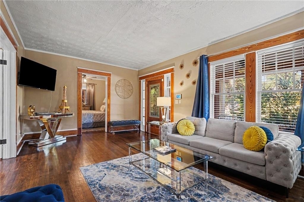 223 Cambridge Avenue - Photo 4
