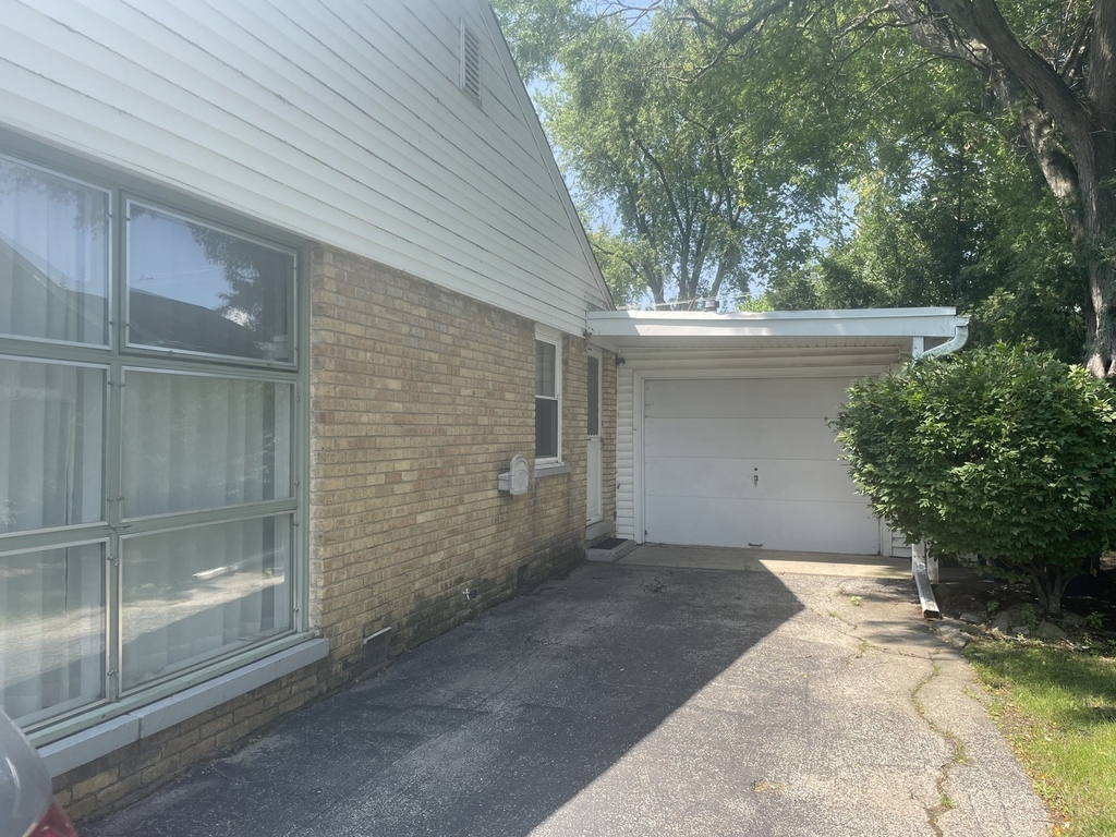 1948 Lincoln Avenue - Photo 14