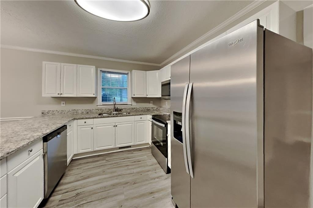 3570 Pebble Hill Drive - Photo 3
