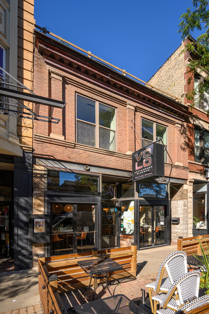 2008 W Roscoe Street - Photo 2