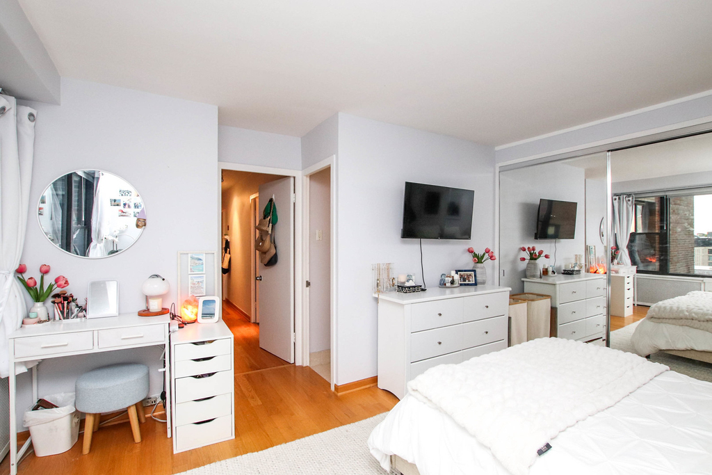 1540 N State Parkway - Photo 9