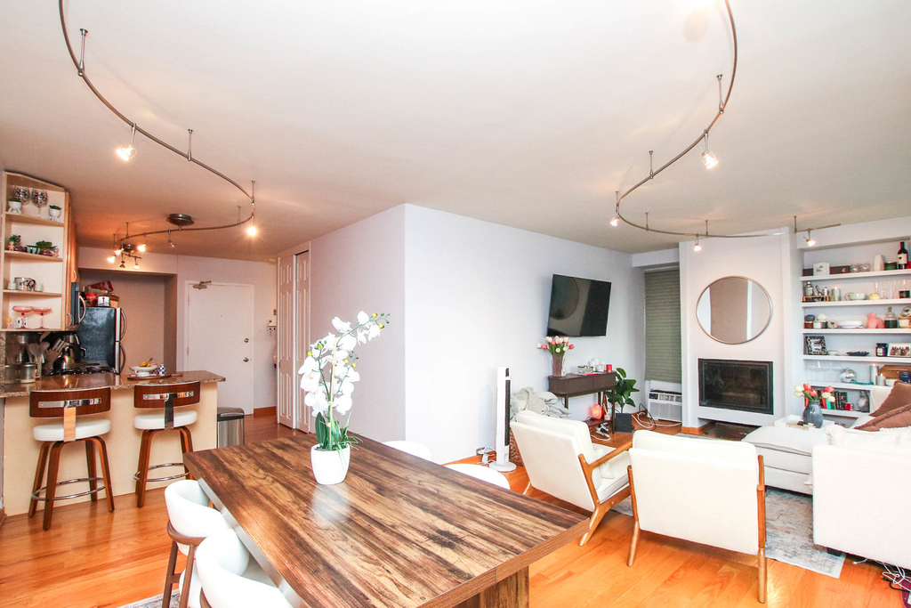 1540 N State Parkway - Photo 4