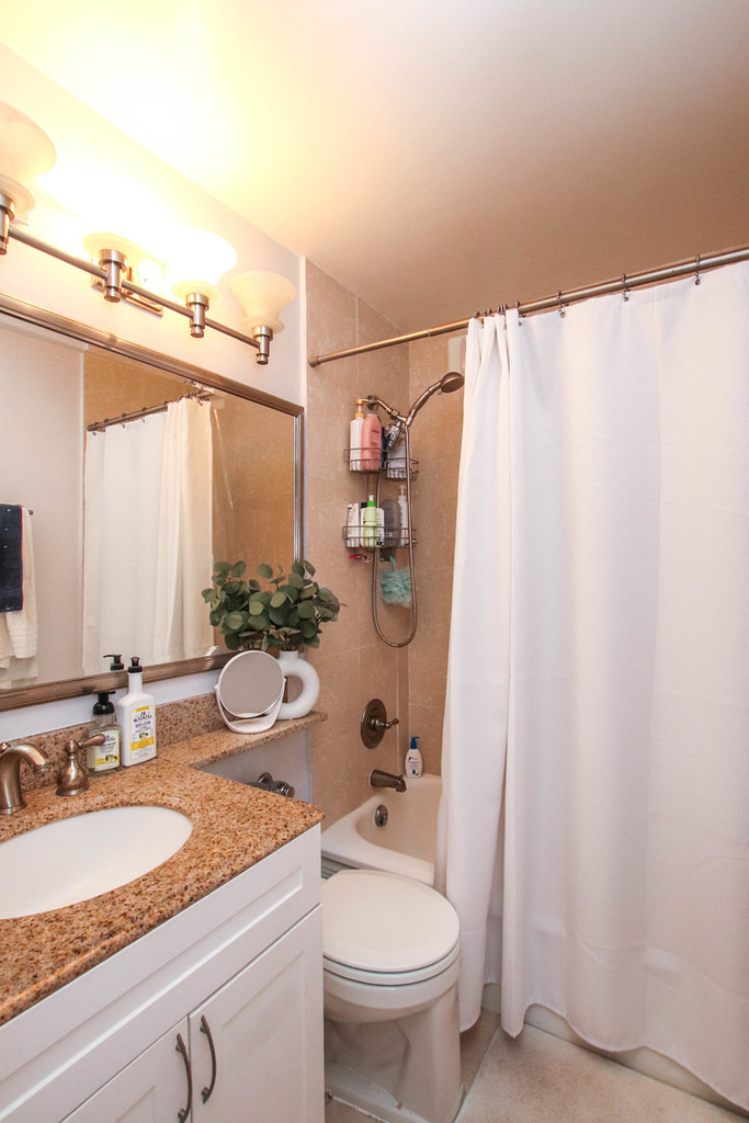 1540 N State Parkway - Photo 13