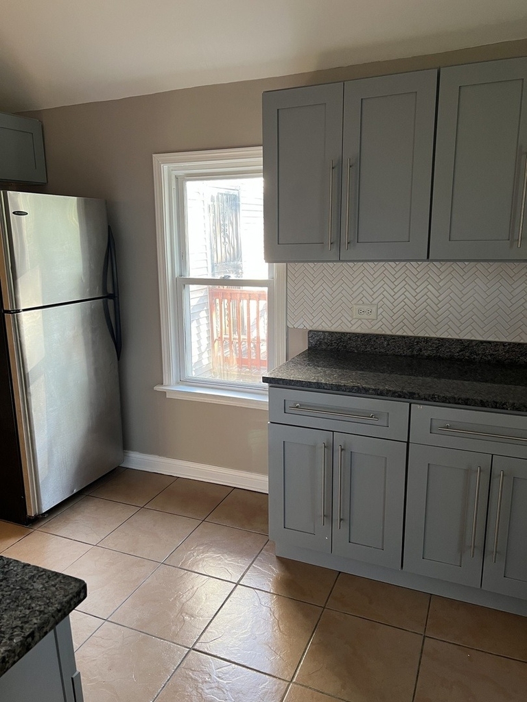 331 W 61st Street - Photo 6