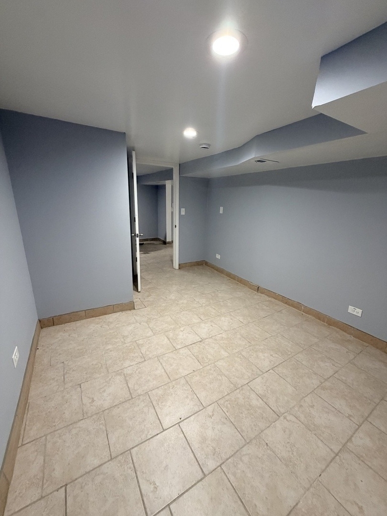 839 E 87th Place - Photo 13