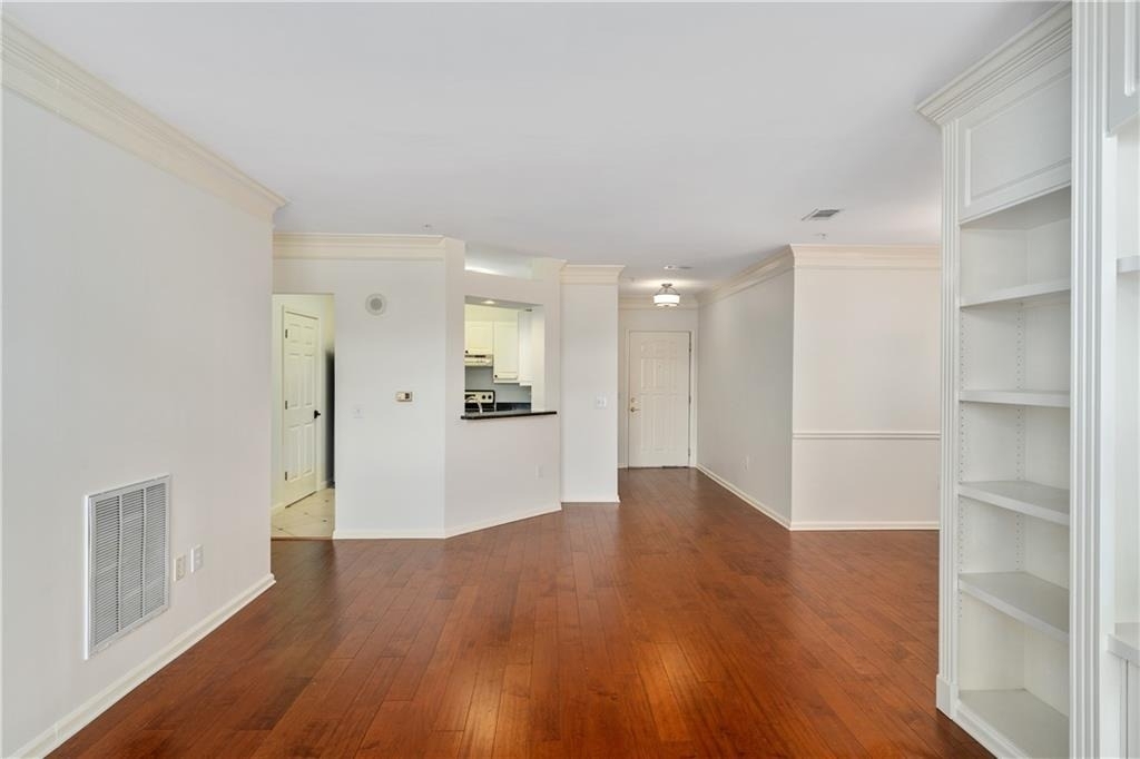 3334 Peachtree Road Ne - Photo 9