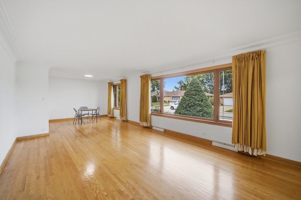 8001 W Balmoral Avenue - Photo 3