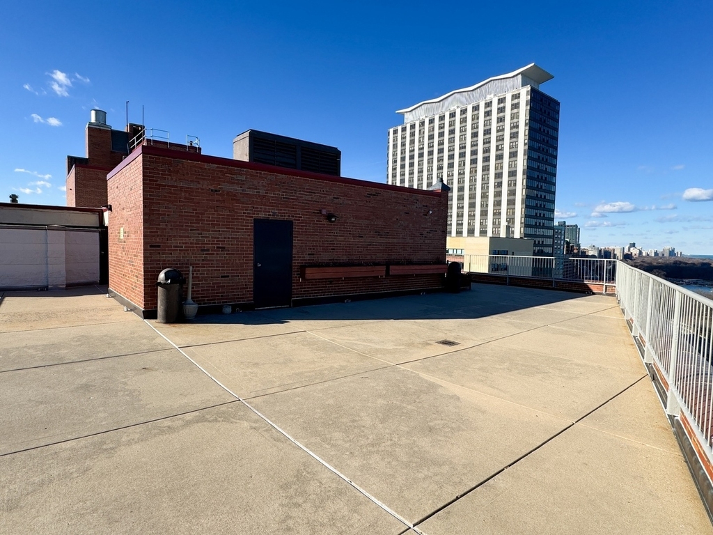 3100 N Lake Shore Drive - Photo 3