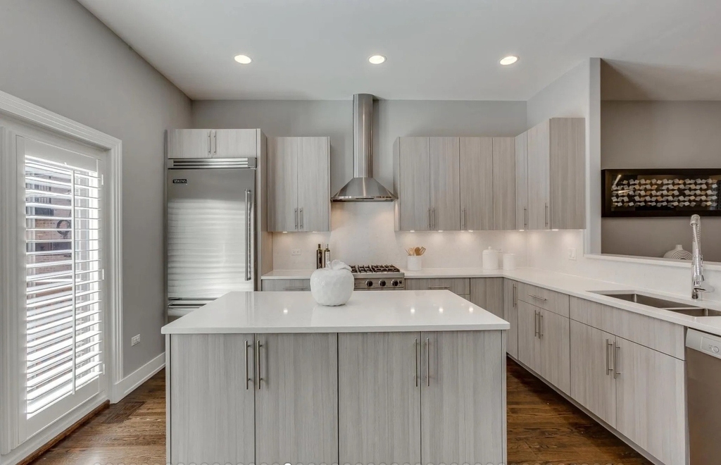111 S Aberdeen Street - Photo 4