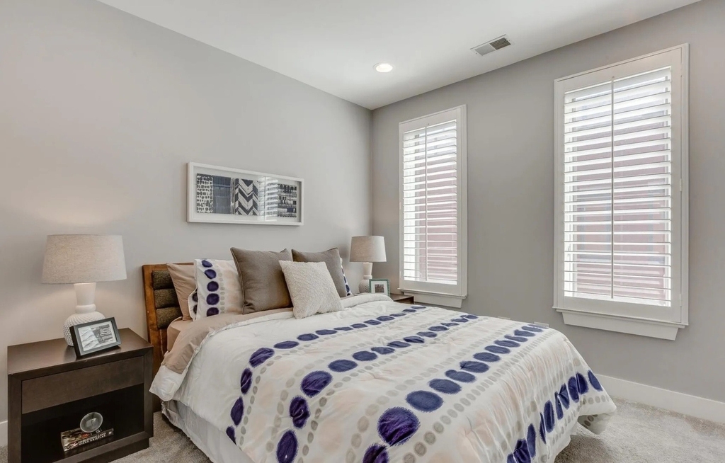 111 S Aberdeen Street - Photo 9