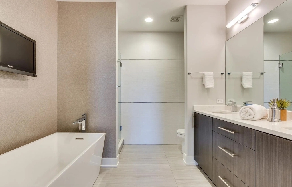 111 S Aberdeen Street - Photo 13