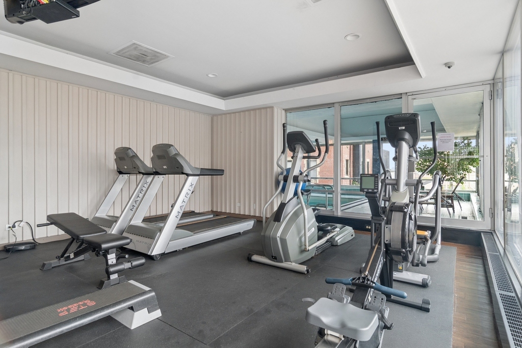 201 E Chestnut Street - Photo 17
