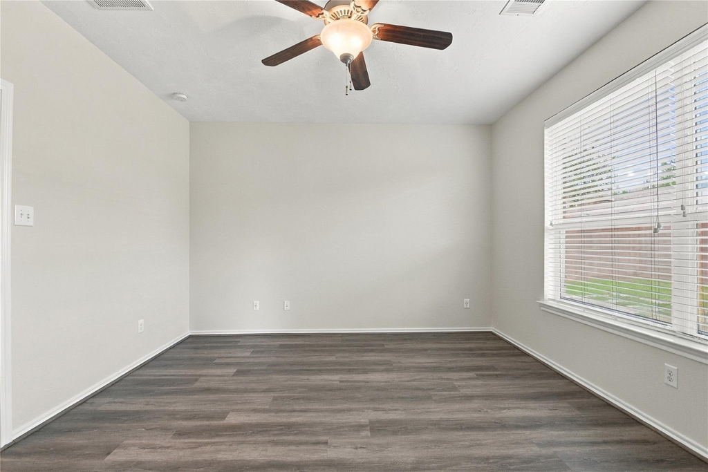 25018 Lakecrest Manor Drive - Photo 27