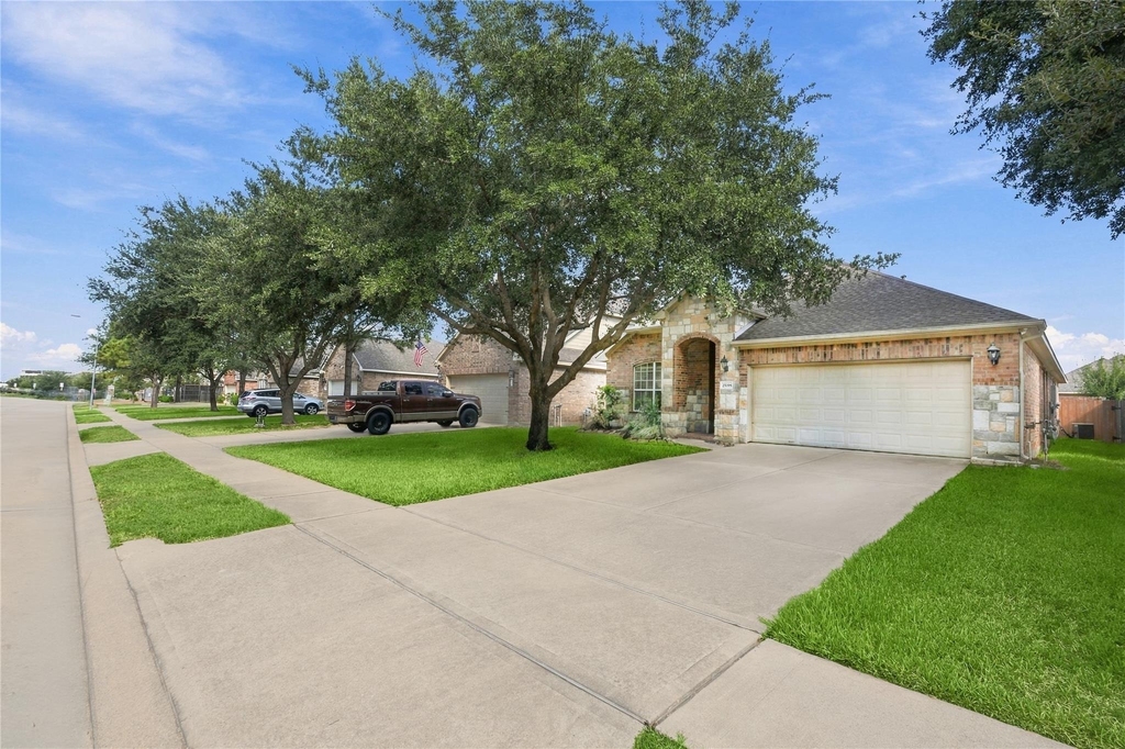 25018 Lakecrest Manor Drive - Photo 3