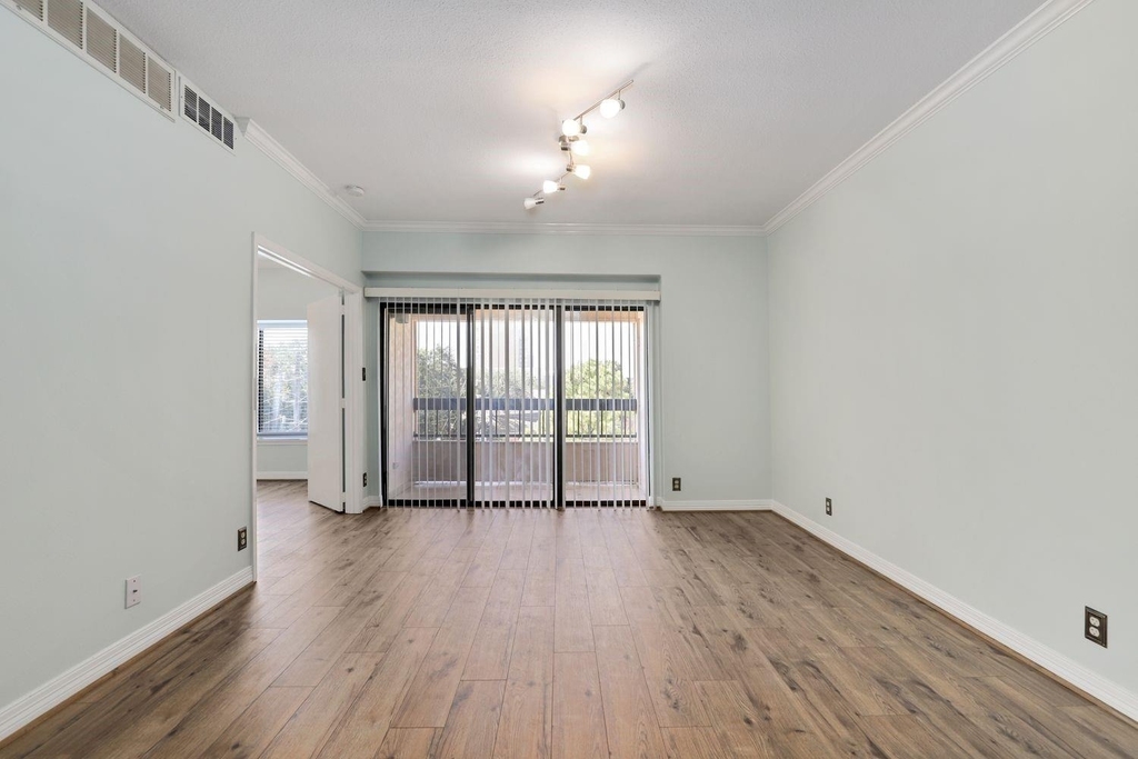 2209 S Braeswood Boulevard - Photo 26