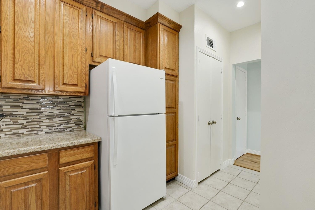2209 S Braeswood Boulevard - Photo 16