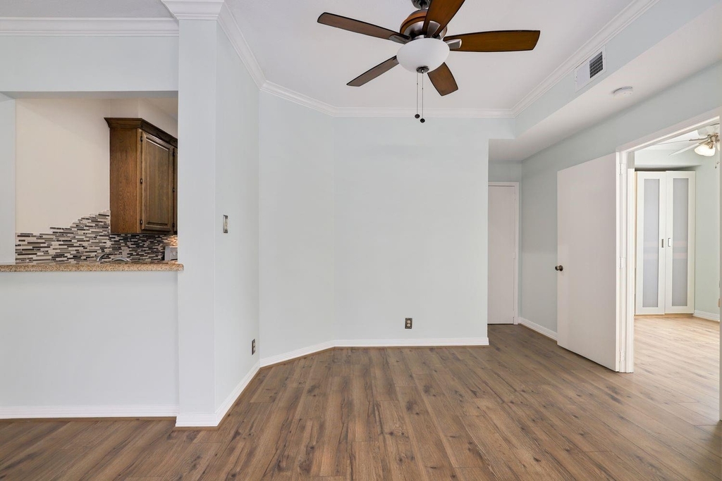 2209 S Braeswood Boulevard - Photo 11