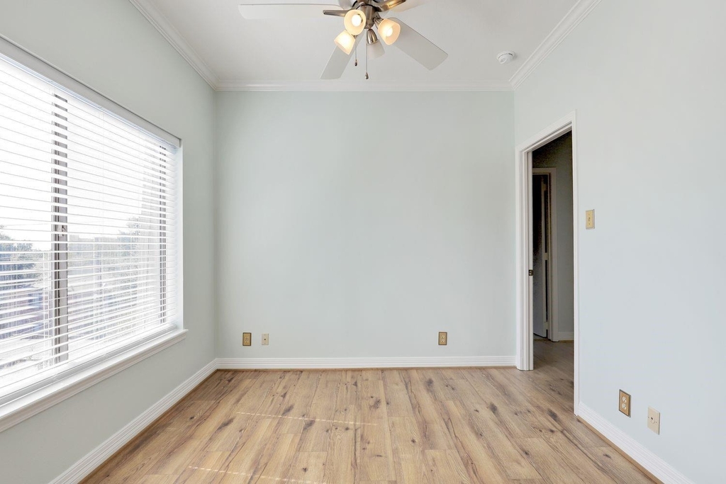 2209 S Braeswood Boulevard - Photo 14