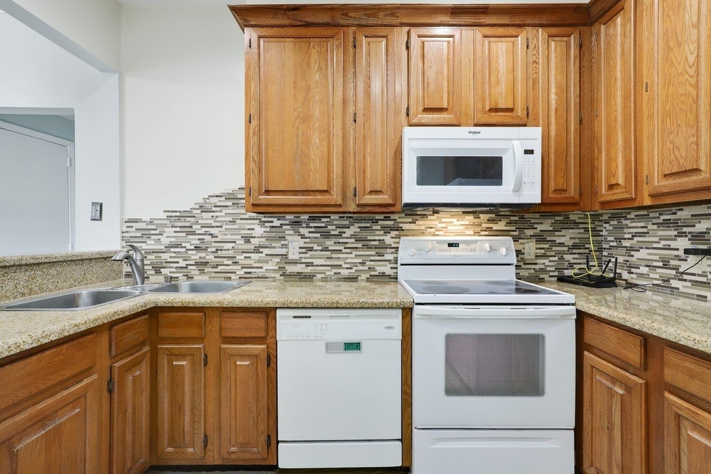 2209 S Braeswood Boulevard - Photo 18