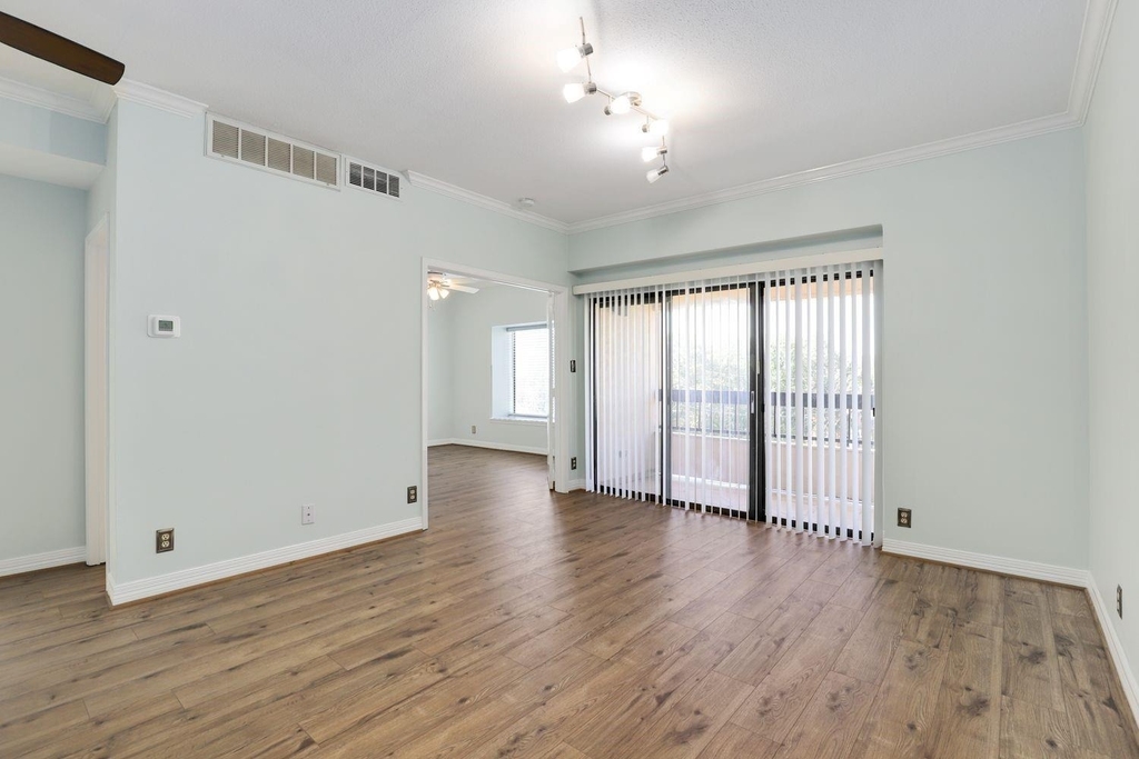 2209 S Braeswood Boulevard - Photo 25
