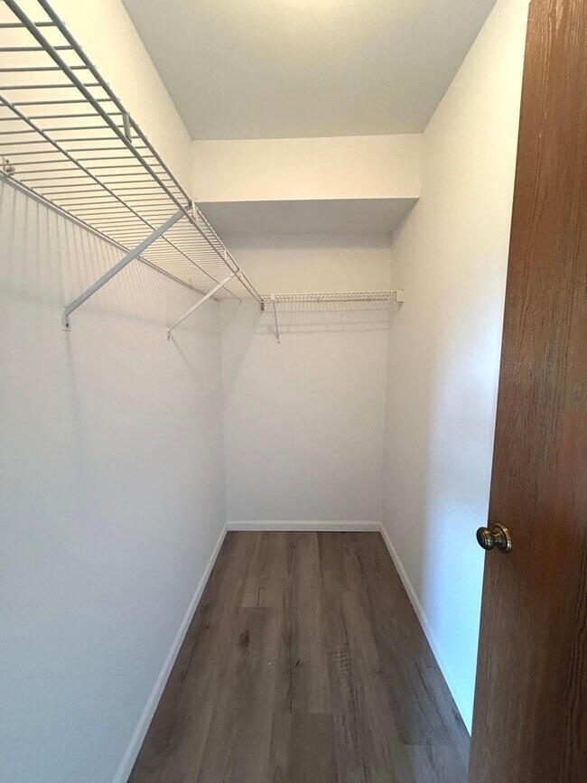 1453 N Chelsea Avenue - Photo 8