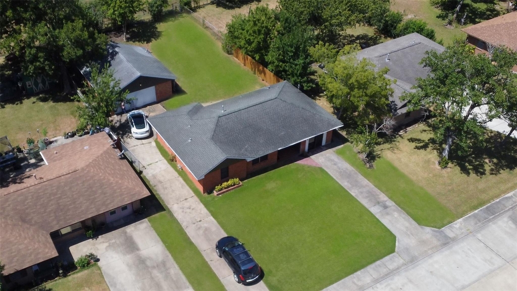 106 Mimosa St - Photo 1