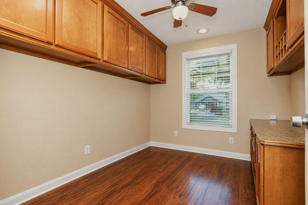 207 Smith Street - Photo 15