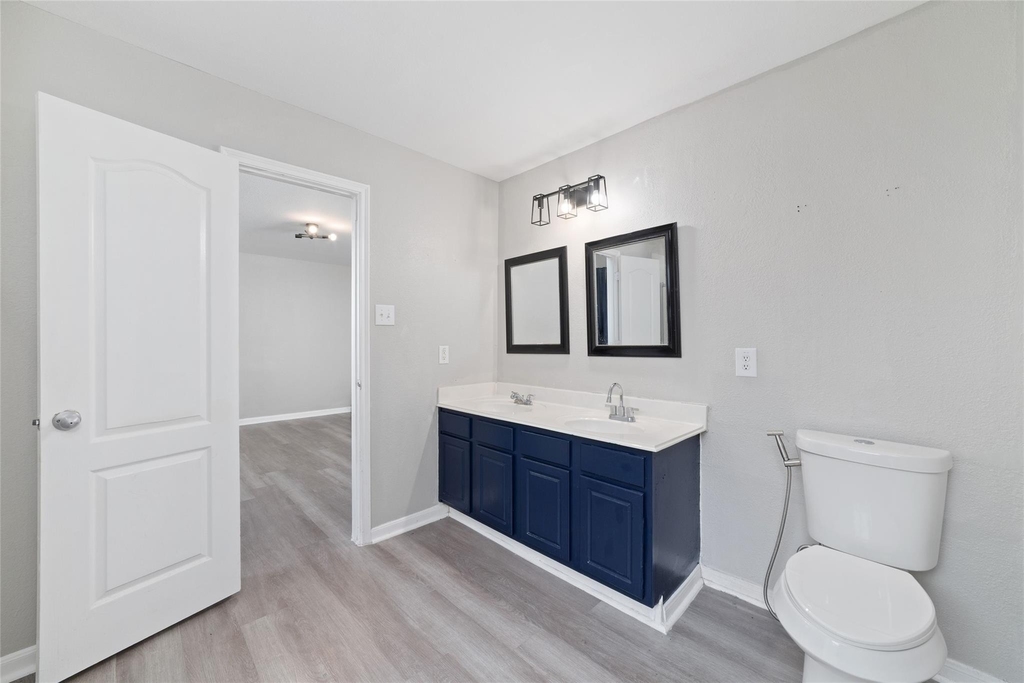 527 Remington Point Court - Photo 15