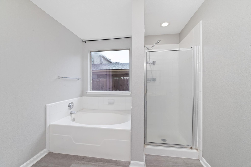 527 Remington Point Court - Photo 16