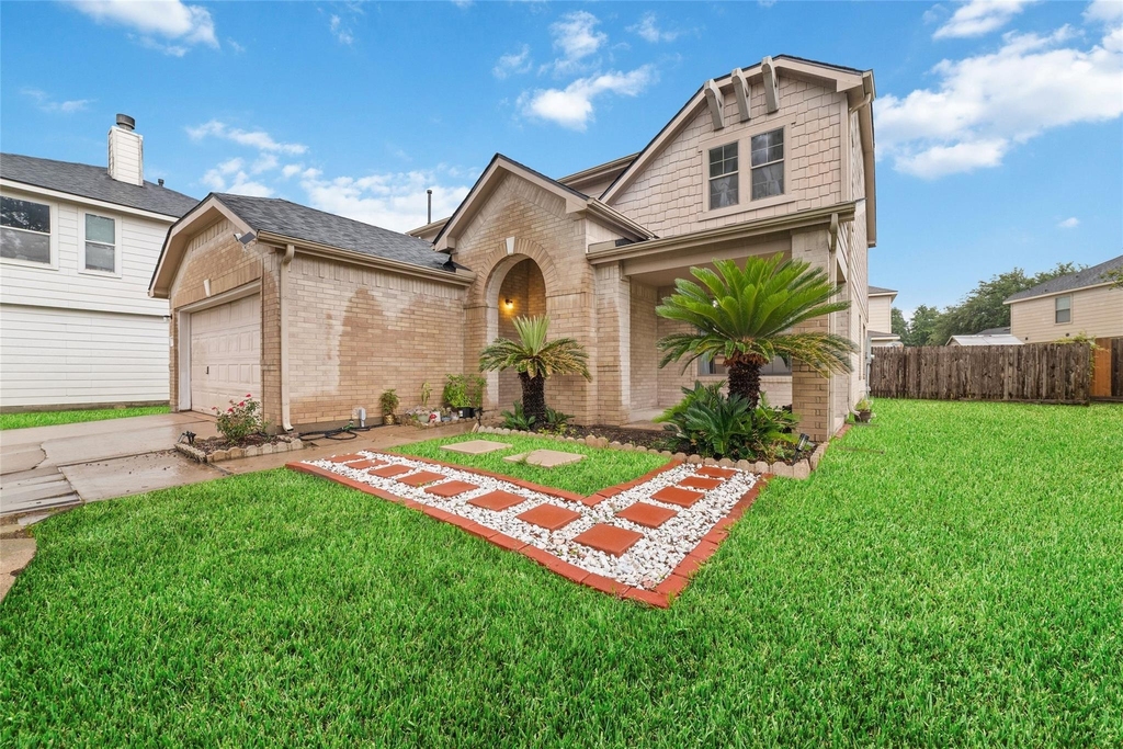 527 Remington Point Court - Photo 2
