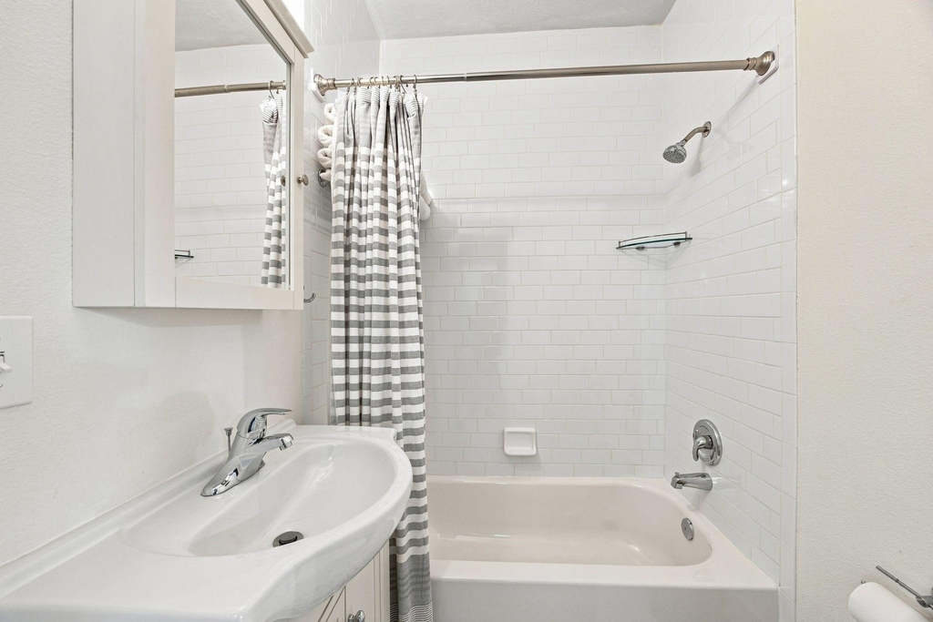 4618 Mcewen Street - Photo 15