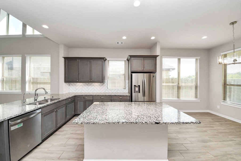 1919 Meadow Trail Drive - Photo 11