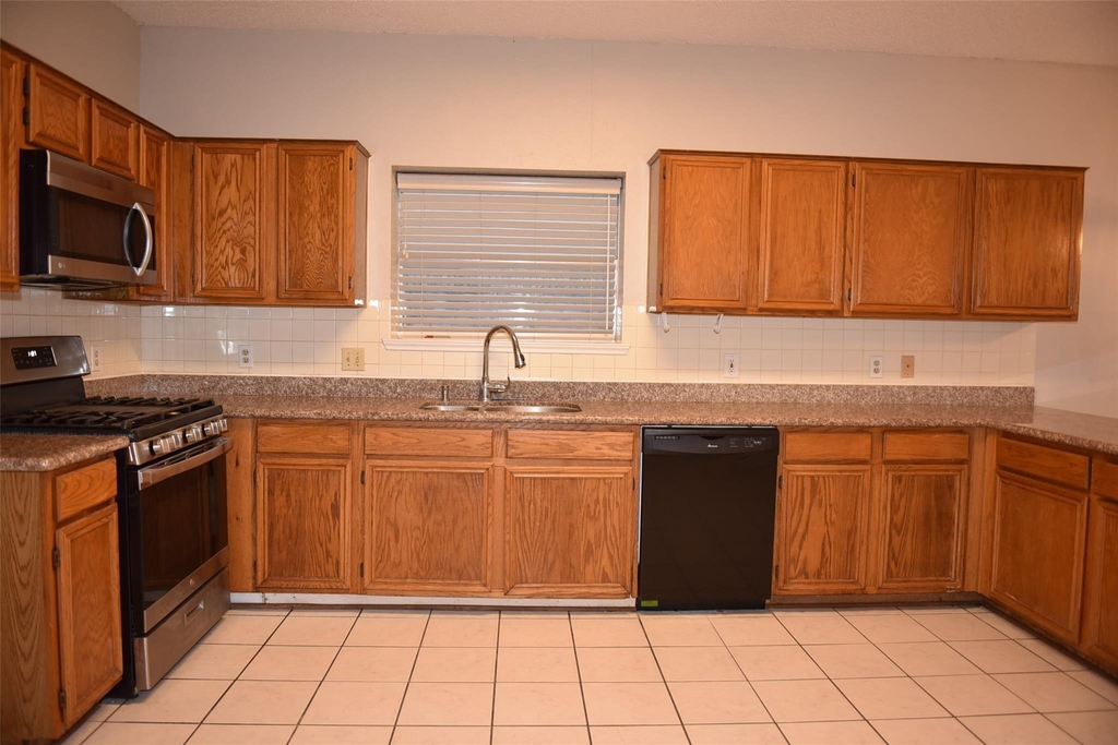 2811 Grants River Circle - Photo 9