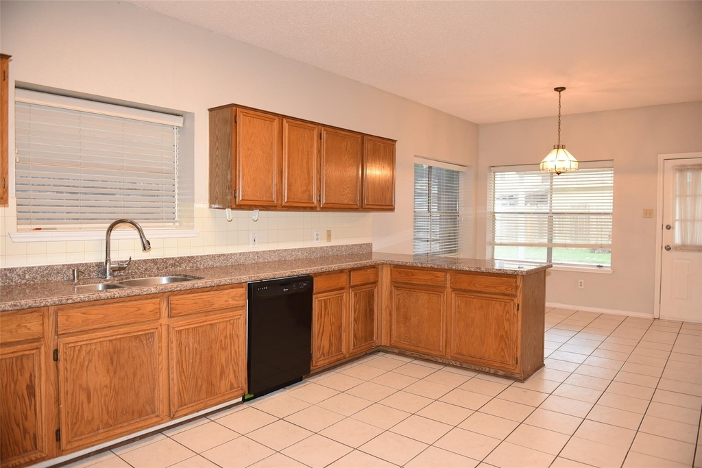 2811 Grants River Circle - Photo 8
