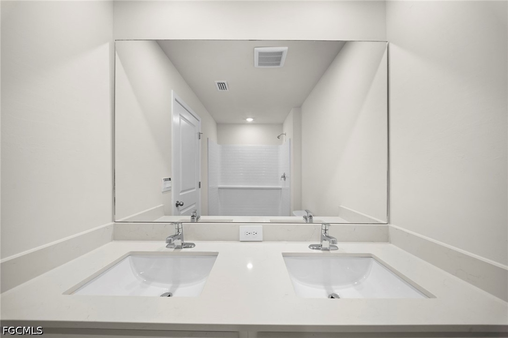 3030 Sw 15th Place - Photo 16