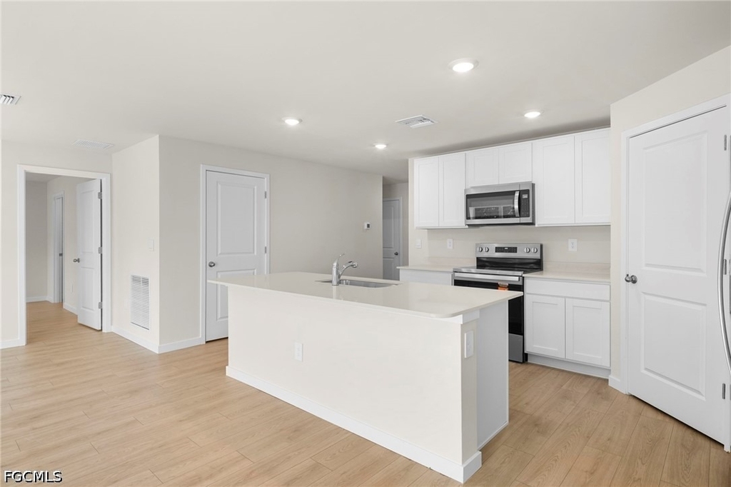 3030 Sw 15th Place - Photo 5