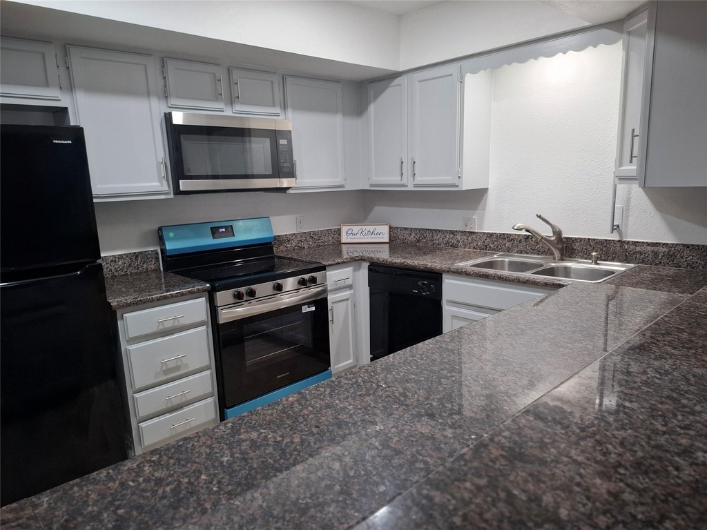 2917 Nottingham Lane - Photo 11