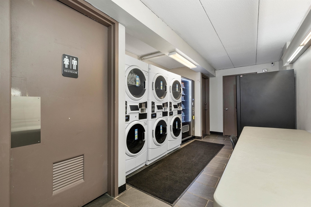 375 Endicott N - Photo 8